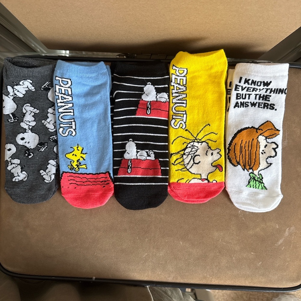 🧦 Peanuts Snoopy & Charlie Brown 5-Pair Sock Bundle | Cute + Funny 🧦
